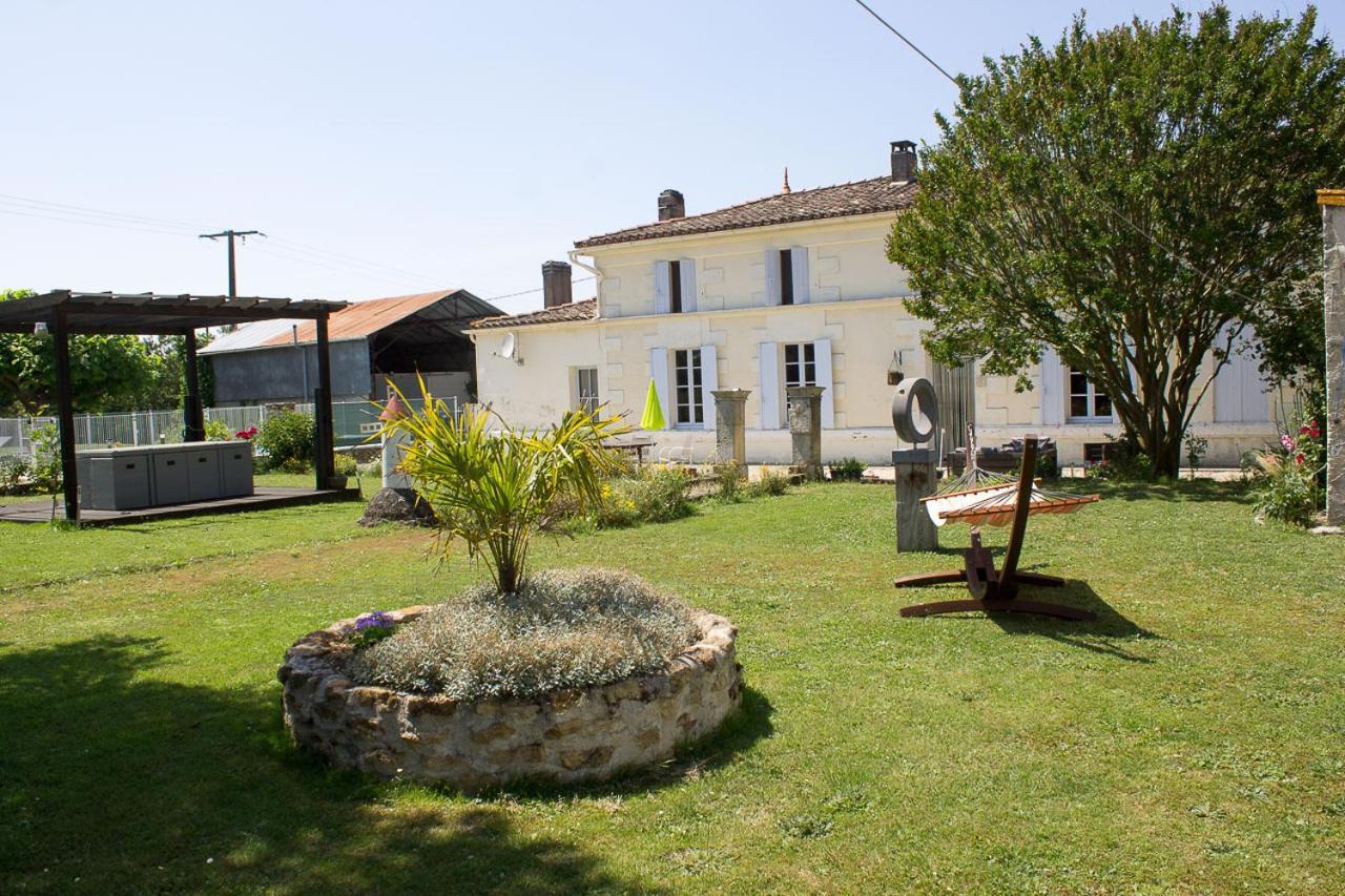 Le Charhido Bed & Breakfast Saint-Fort-sur-Gironde Bagian luar foto